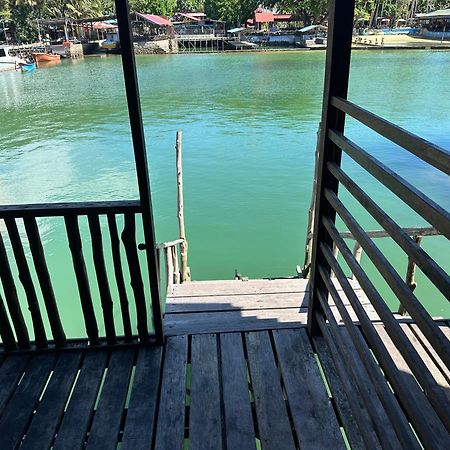 Mooi Park Hotel Sorong Ngoại thất bức ảnh