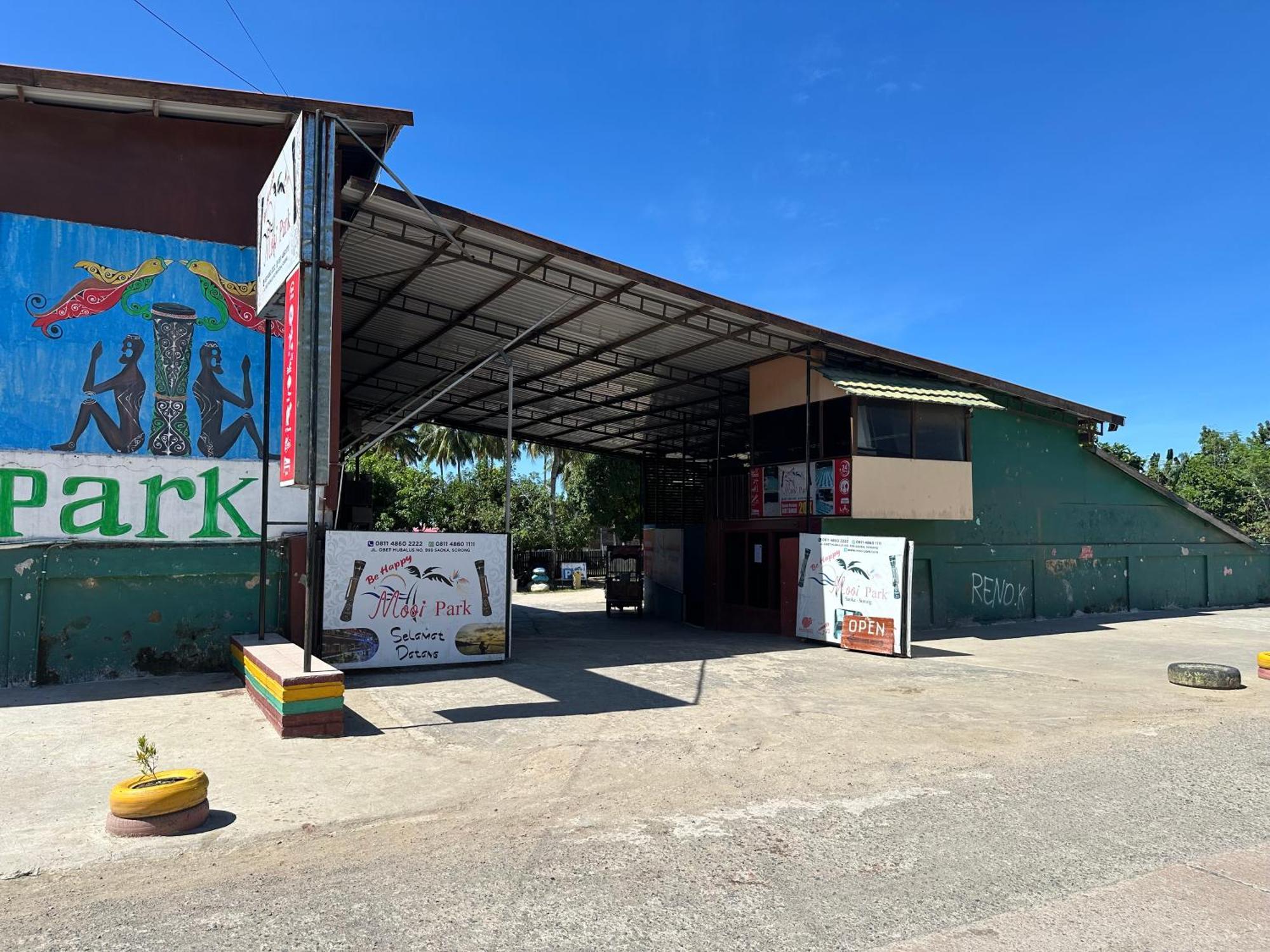 Mooi Park Hotel Sorong Ngoại thất bức ảnh